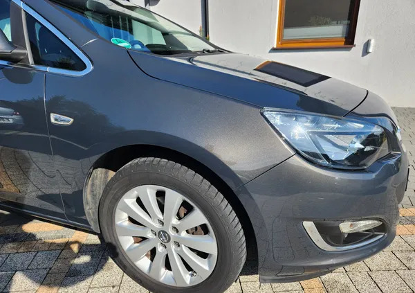 opel Opel Astra cena 34600 przebieg: 155852, rok produkcji 2015 z Podkowa Leśna